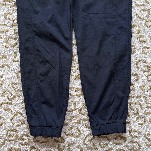 Athleta Trekkie Jogger 2.0, Black, 4 Petite - Picture 4 of 9